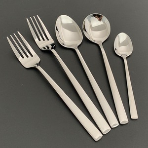 Juego de Cubiertos de Uso Diario Hecho de Acero Inoxidable de Primera Calidad, Apto para Lavavajillas, Antioxidante, Perfecto para el Uso Familiar Diario - Product Image 3