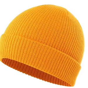 Gorros de Punto Térmicos Personalizados de Alta Calidad para Clima Frío, con Pompón Azul Marino, Venta al Por Mayor, Diseño Gratuito, Fabricante - Product Image 1