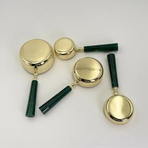 Tazas medidoras de acero inoxidable de alta calidad con revestimiento PVD dorado y mango de resina, aptas para lavavajillas, ecológicas, al por mayor, con MOQ bajo. - Product Image 5