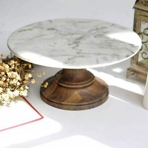 Support à gâteau en bois rustique de style farmhouse pour la présentation de gâteaux lors de mariages, de fêtes et de célébrations - Product Image 6