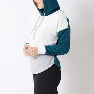 Sweat-shirt à capuche oversize pour femme avec design multi-panneaux, en tissu mélange de coton doux, idéal pour le streetwear - Product Image 4