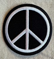 Badge/Patch de luxe sur mesure en feutre non tissé brodé, avec logo 3D en relief, thermocollant/à coudre, et écusson personnalisé avec nom