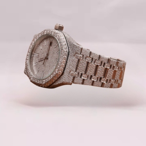 Reloj de Cuarzo Moissanite de Diseño de Lujo para Compradores Mayoristas con Diseño Brillante, Certificado IGI y Claridad VVS de la India - Product Image 3