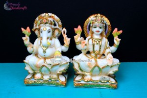 Par de Estatuas de Laxmi y Ganesh Hechas a Mano en Resina |   Figuras de Dioses Hindúes Pintadas a Mano |   Decoración Religiosa India para el Hogar y Regalo para Puja - Product Image 4