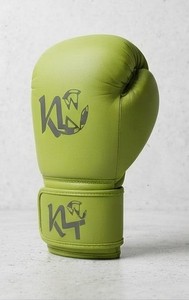 ถุงมือชกมวยหนังร้อยเชือก KLTW INT'L รุ่น KL-BG-110 สินค้ามาใหม่ รับสกรีนโลโก้ สำหรับฝึกซ้อมมืออาชีพ MMA มวยไทย ป้องกันการบาดเจ็บ - Product Image 2