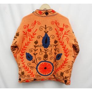 Chaqueta Suzani TNT Bordada a Mano, Elegante y con Diseño Floral, Chaqueta Bordada Suzani, Ropa de Mujer - Product Image 5