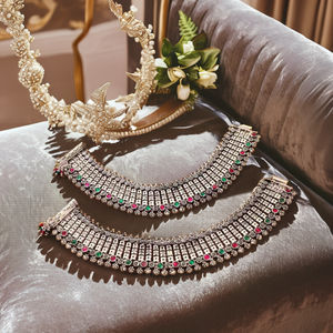 Bracelets de cheville de mode indienne de fiançailles pour femmes en argent antique élégant Design Payal de style religieux - Product Image 3