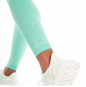 Leggings de Piel Sintética Negros a la Medida, de Cintura Alta, Ajustados y hasta el Tobillo para Mujer, Leggings Elásticos, Sexys y Deportivos con Efecto Push-Up - Product Image 6