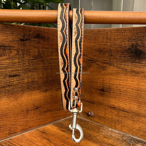 Laisse de chien en cuir torsadé à la main laisse de dressage en cuir de vachette pour chiens laisse de marche de luxe avec poignée rembourrée - Product Image 2