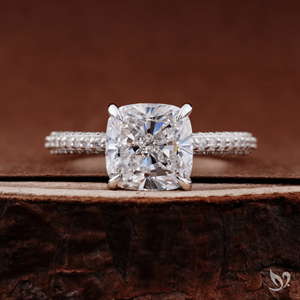 Anillo de Boda con Diamante Cultivado en Laboratorio de Corte Cojín de 3CT, Certificado IGI, Banda Pavé de Tres Hileras, Centro Cuadrado Grande, Romántico y Lujoso, Oro Blanco de 10K - Product Image 1