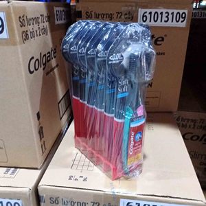 Lot de 36 brosses à dents Colgate Slimsoft Charcoal Twin, poils moyens, blanchissantes et anti-caries, pour usage domestique - Product Image 2