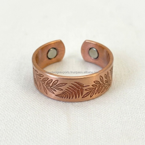 Bague en cuivre pur de qualité supérieure • Bande de guérison luxueuse gravée motif fougère botanique - Product Image 4