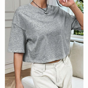 เสื้อยืดครอปท็อปผู้หญิงคุณภาพสูงสำหรับฤดูร้อน ทรงหลวม ปรับแต่งได้ MOQ ต่ำ ราคาสมเหตุสมผล - Product Image 1