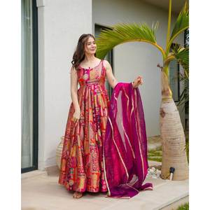 Hermoso vestido Anarkali y Dupatta para fiesta en talla XS - Product Image 1