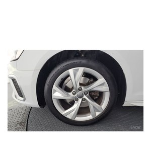 Audi A4 40 TFSI Premium 2021 con Asientos de Cuero, Volante a la Izquierda, Cámara Trasera, 65,621 km - Product Image 5