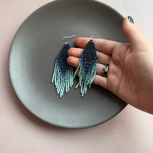Aretes con Cuentas en Degradado Azul Marino de Diseño Elegante – Aretes Boho con Flecos de Plata Esterlina PARA BODA, FIESTA - Product Image 4