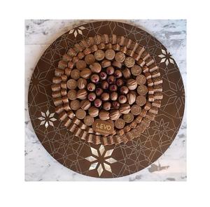 Elegante bandeja oriental de madera con incrustaciones de conchas brillantes, perfecta para decoración de interiores de boutiques. - Product Image 6