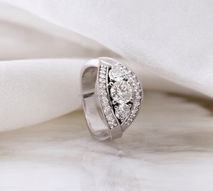 Anillo de compromiso/boda unisex de oro amarillo de 14k con halo hecho a mano, diamante tallado en laboratorio IGI, estilo vintage, oro blanco fino para aniversario - Product Image 1