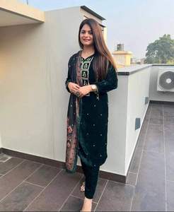 Collection Hiver : Ensemble Prêt-à-Porter en Velours (Haut, Pantalon et Dupatta) Entièrement Cousu, Broderie Lourde, Tenue de Soirée pour Femme - Product Image 5