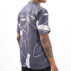 เสื้อเชิ้ตแขนสั้นพิมพ์ลายลำลองสำหรับผู้ชาย สีน้ำเงินเข้ม ปกคอพับ ผ้าทอระบายอากาศ สไตล์ฤดูร้อน - Product Image 2