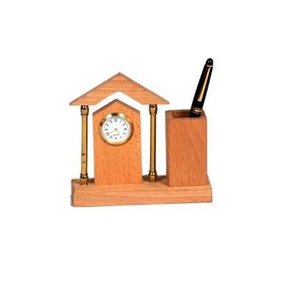 Calendario y reloj de madera con soporte para bolígrafos en forma de cabaña, soporte multifuncional para bolígrafos de madera de acacia, decoración de escritorio - Product Image 1