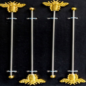 Juego de 4 agitadores de bebidas de metal con forma de pulpo dorado, herramientas de barra tropicales de latón - Product Image 5