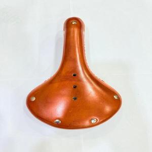 Durable Classic Leather Style Bicycle Saddle Black Rivets Dual Steel Rails Comfort Cushion Lightweight Design for Unisex - Product Image 3