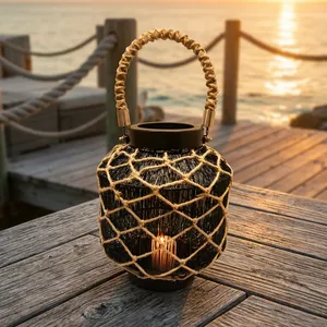 Lanterne en métal avec design enroulé de corde et poignée, porte-bougie décoratif rustique pour extérieur, jardin, patio, décoration intérieure - Product Image 5