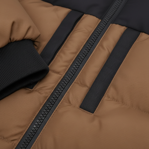 Chaqueta Acolchada con Capucha Personalizada con Bordado, Servicio OEM al por Mayor para Minoristas - Chaquetas de Invierno Estilo Urbano - Product Image 6