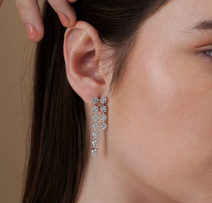 Pendientes de Plata de Ley 925 de Primera Calidad con Diamantes Cultivados en Laboratorio, Corte Redondo, VVS1, Color E - Product Image 4