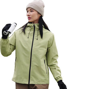 Veste Softshell Personnalisée F1 Racing Noire Fine Coupe-Vent Respirante Écologique Broderie Lourde Boutons Métalliques Poignets Côtelés Devant - Product Image 1