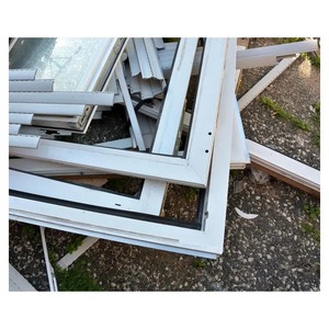 Suministro a granel de chatarra de uPVC para la reciclación de perfiles de ventanas y para las industrias de recuperación de materia prima plástica - Product Image 1