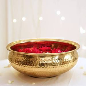 Urli Clásico de Latón Martillado Estilo Art Deco en Dorado para Graduación y Cumpleaños - Product Image 2