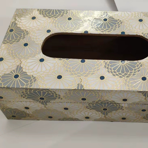 Boîte à mouchoirs en bois émaillé personnalisable, design imprimé unique pour restaurants et hôtellerie - Product Image 1