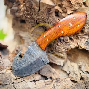 Couteau de chasse artisanal en acier Damas, manche en bois naturel, couteau à dépecer pour usage extérieur - Product Image 3