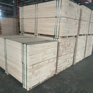 Poutre en LVL de pin du fabricant vietnamien, bois lamellé-collé structurel pour coffrage de construction et support d'échafaudage - Product Image 1