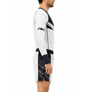 Ensemble rashguard et short MMA avec impression par sublimation personnalisée pour l'entraînement en arts martiaux, la gym et les activités sportives - Product Image 6