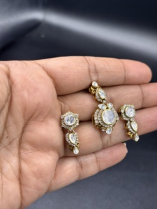 Juego de Joyas con Diseño de Flor de Cristal y Diamantes de Imitación Chapado en Oro, Estilo Vintage para Mujer, Collar, Pendientes y Anillo, Joyería de Moda para Boda - Product Image 2