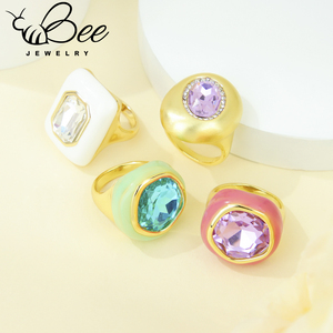 แหวนแฟชั่นทันสมัยประดับคริสตัลสีทอง 14k แหวนหมั้นเพชรซิร์โคเนียสไตล์ยุโรปสำหรับสุภาพสตรี - Product Image 5