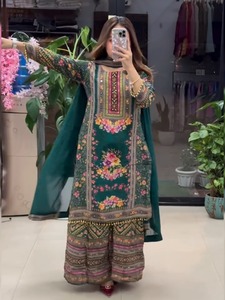 Colección Festiva 2026: Kurti-Plazzo-Dupatta de Muselina Pesada Lavable con Cuello Redondo, Tejido Sólido, Ajuste Holgado Casual y Manga Larga - Product Image 2