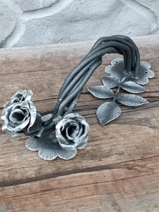 Decoración de Pared con Rosas de Hierro, Adorno Floral Elegante con Acabado Pintado para Cercas, Enrejados y Puertas - Product Image 5