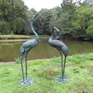 Statues de jardin en bronze modernes grandeur nature, héron, décoration extérieure, finition patine verte - Product Image 1