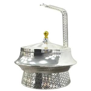 El plato de metal para calentar alimentos transforma el servicio de comida en una ceremonia elegante. La superficie de acero lisa simboliza la calidad del trabajo artesanal. - Product Image 4