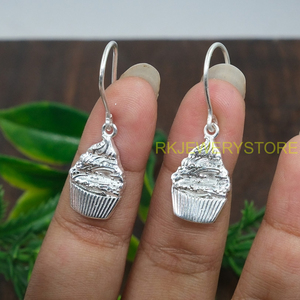 Pendientes Colgantes con Forma de Cupcake, Plata de Ley 925, Pendientes con Temática de Comida, Joyería de Postre Hecha a Mano, Regalo para Mujeres y Niñas, para Fiestas - Product Image 4