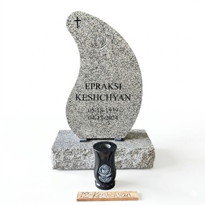 Lápida Funeraria <span class=keywords><strong>de</strong></span> Granito Blanco Jilin con Diseño Americano Personalizado y <span class=keywords><strong>Flores</strong></span> Talladas en Venta - Product Image 1