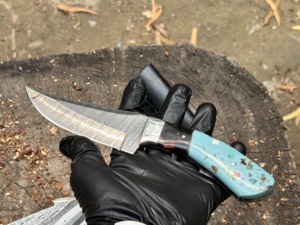 Handmade Damascus Steel Skinning Knife with Resin Handle and Damascus Steel Bolster Custom OEM ODM - Product Image 4