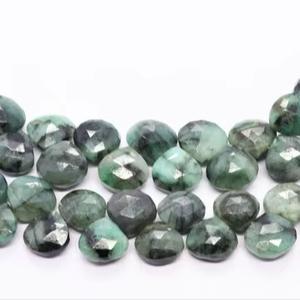 Cuentas facetadas de esmeralda en forma de corazón, cuentas de esmeralda con forma de corazón para la fabricación de joyas, cuentas de esmeralda en forma de corazón de 10-11 mm, por mayorista indio. - Product Image 1