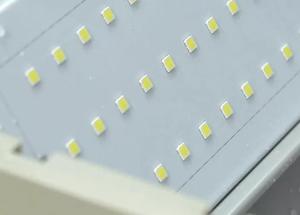 Lámpara de Pared LED de 40W, Resistente a la Intemperie IP68, 4000LM, 3000K, Blanco Cálido, Ángulo Ajustable, para Exteriores, Patio, Garaje, Terraza - Product Image 4