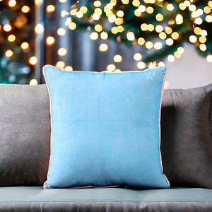 Funda de Cojín Decorativa de Terciopelo con Diseño Bordado para Navidad - Product Image 3