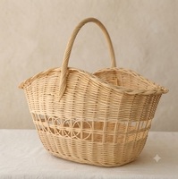 Panier de rangement ovale en rotin naturel écologique avec poignée, moderne et polyvalent pour l'organisation et le rangement